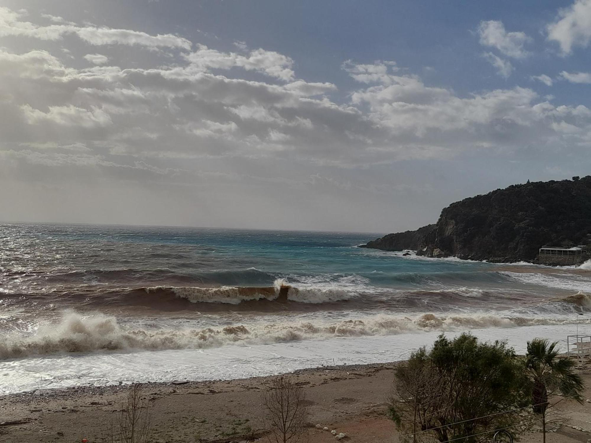 Anxhelos Hotel Himare Bilik gambar